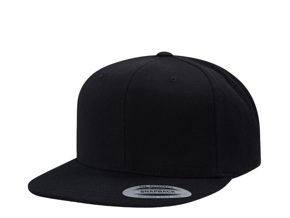 Yupoong Basic Black Snapback Gorra