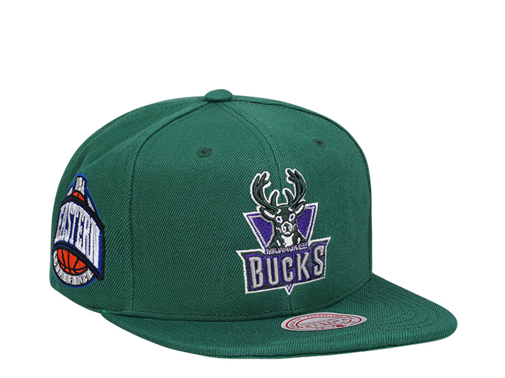 Mitchell & Ness Milwaukee Bucks Conference Patch Green Snapback Gorra