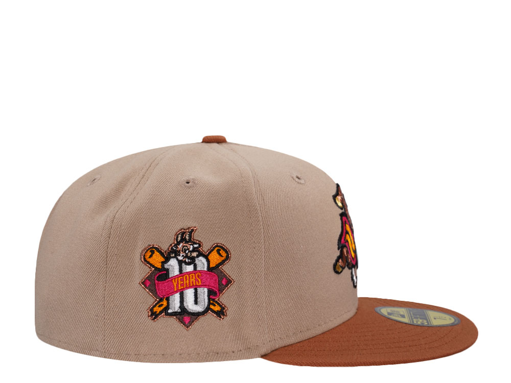 New Era Hartford Yard Goats 10th Anniversary Camel Two Tone Edition 59Fifty Fitted Gorra