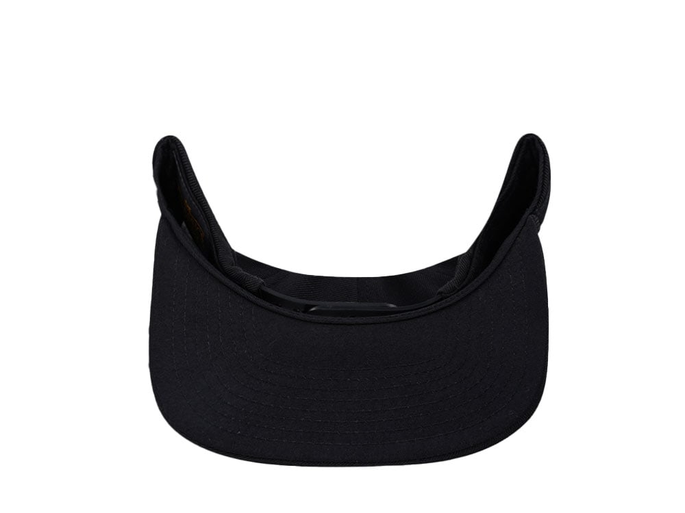 Yupoong Basic Black Snapback Gorra