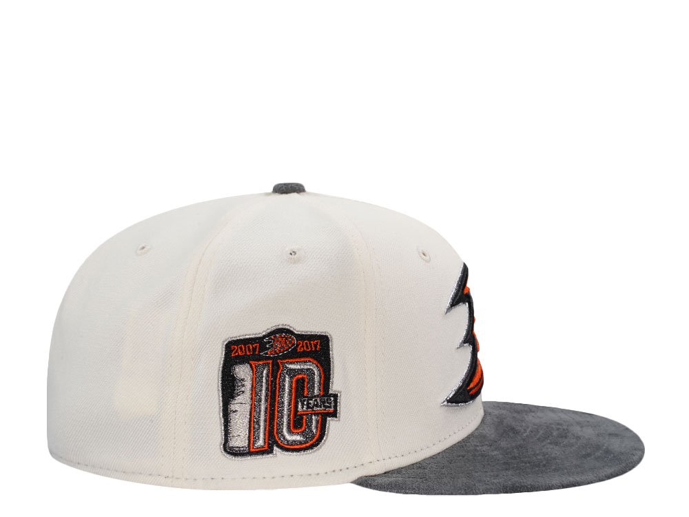 New Era Anaheim Ducks 10th Anniversary Chrome Two Tone Edition 59Fifty Fitted Gorra