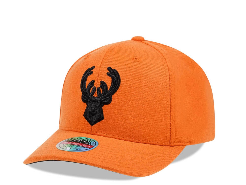 Mitchell & Ness Milwaukee Bucks Dark Cast Red Line Flex Snapback Gorra