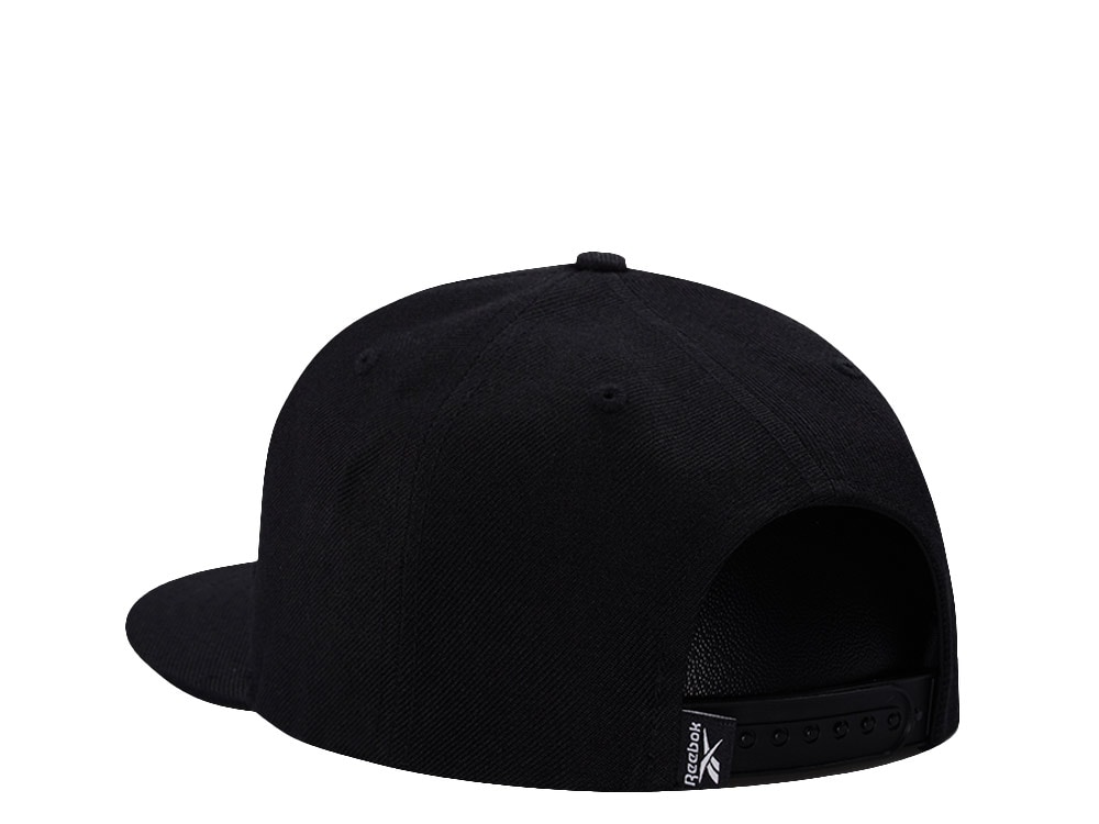 Reebok Text Logo Black Strapback Gorra