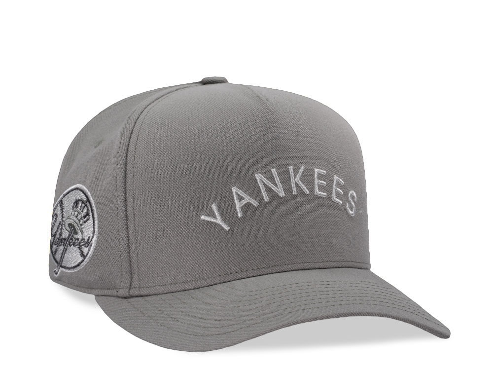 Nike New York Yankees Dri-Fit Rise Olive Edition Snapback Gorra