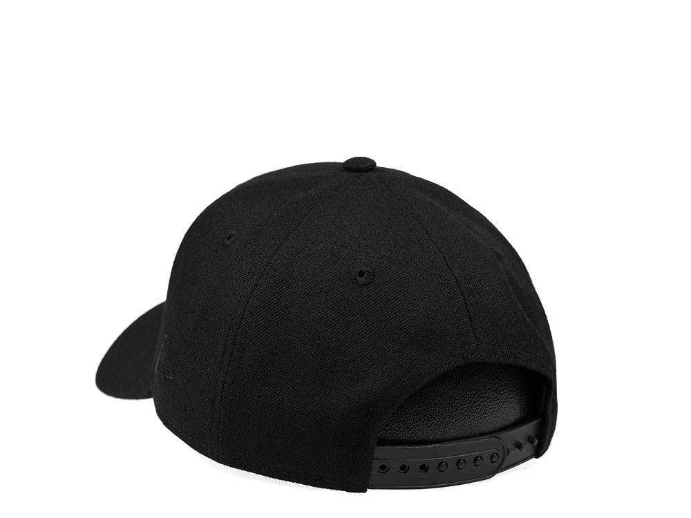 New Era Atlanta Braves Black on Black Edition 9Forty Snapback Gorra