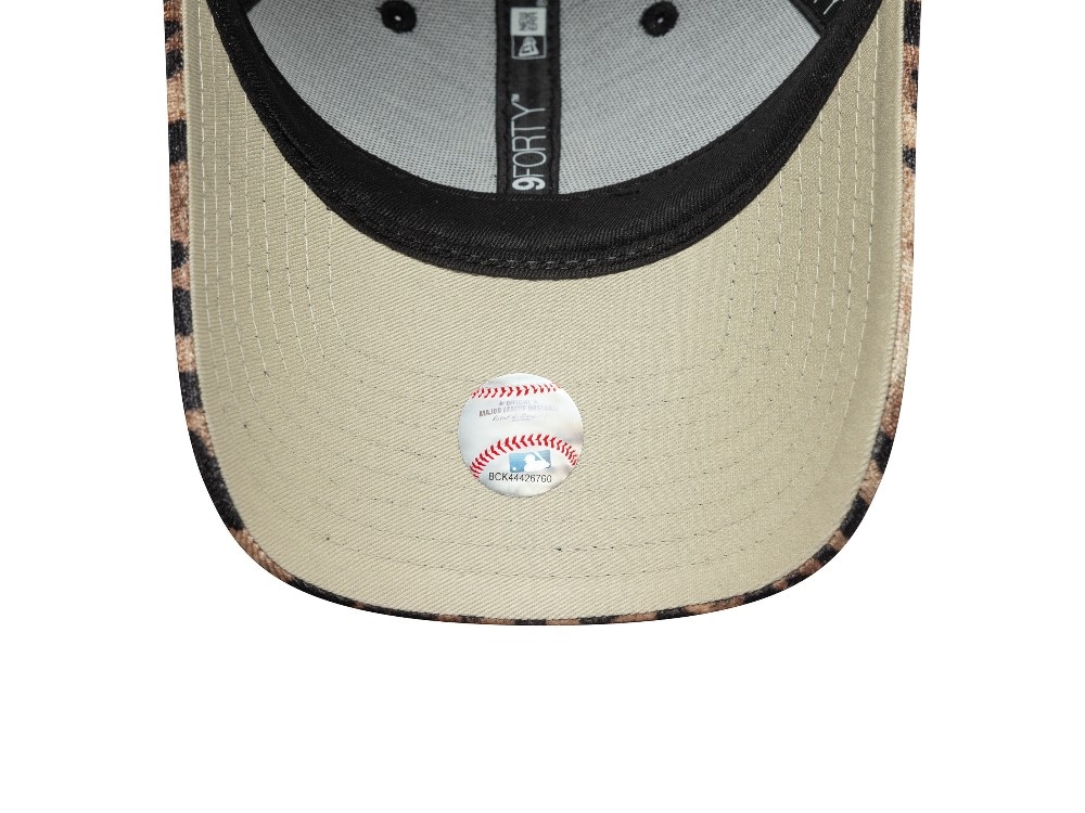 New Era New York Yankees Leo Velour Womens 9Forty Strapback Gorra