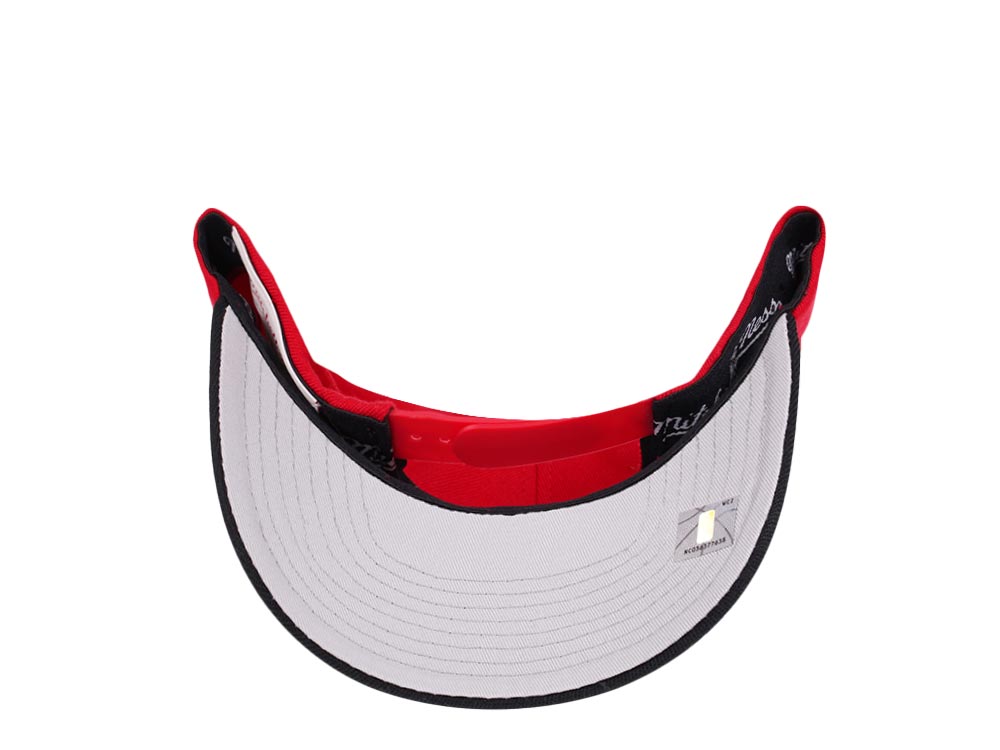 Mitchell & Ness Chicago Bulls Team Two Tone Red Line Solid Flex Snapback Gorra