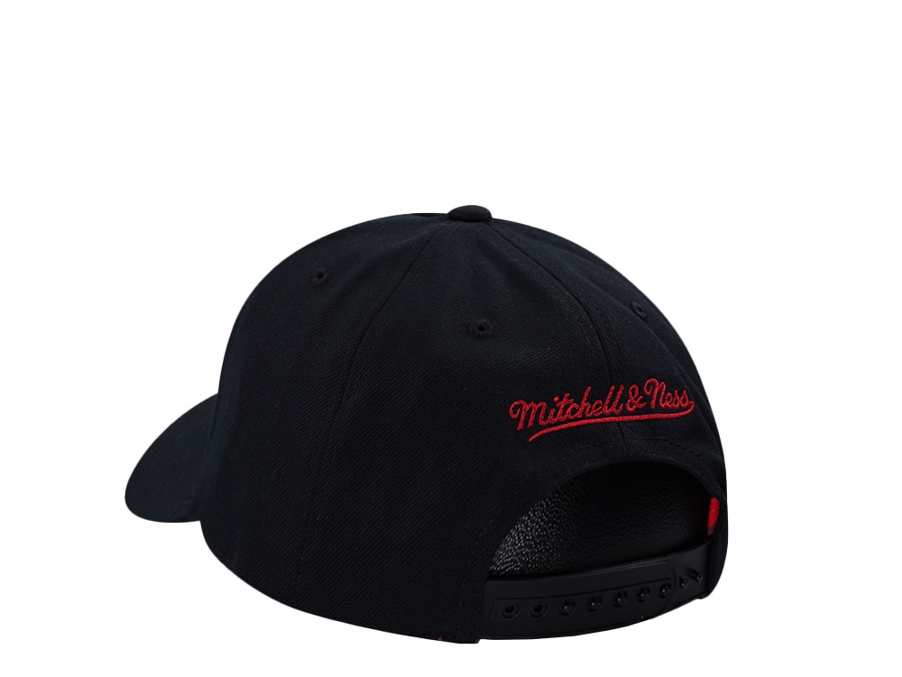 Mitchell & Ness Chicago Bulls 404 Club Camo Black Edition Pro Pinch Fit Snapback Gorra