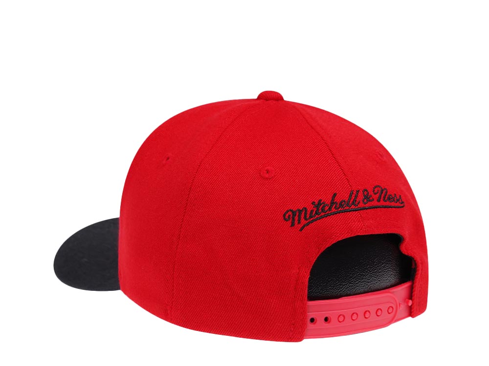 Mitchell & Ness Chicago Bulls Team Two Tone Red Line Solid Flex Snapback Gorra