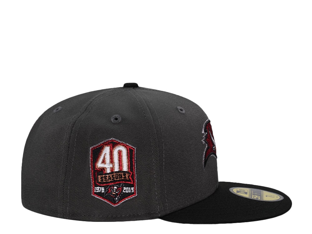 New Era Tampa Bay Buccaneers 40 Seasons Metallic Graphite Two Tone Edition 59Fifty Fitted Gorra