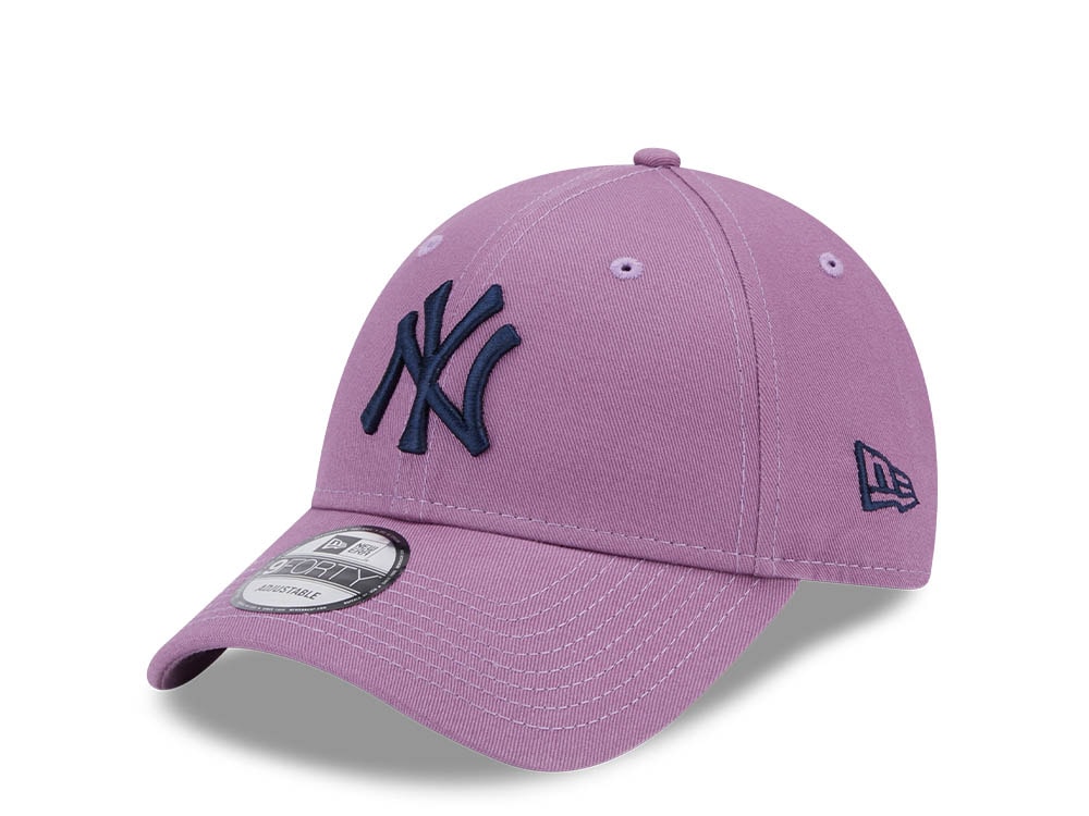 New Era New York Yankees League Essential Purple 9Forty Strapback Gorra
