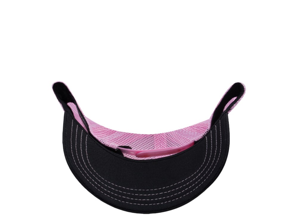 Von Dutch Oval Patch Flying Eye Pink Trucker Snapback Gorra