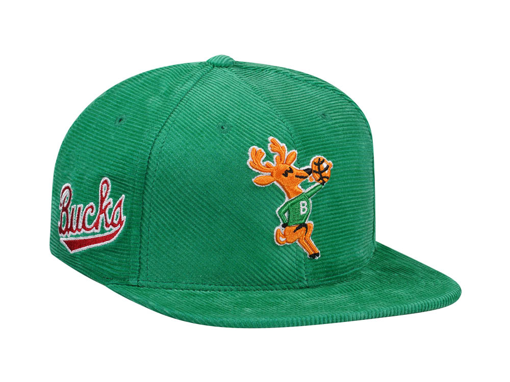 Mitchell & Ness Milwaukee Bucks Green Cord Hardwood Classic Snapback Gorra