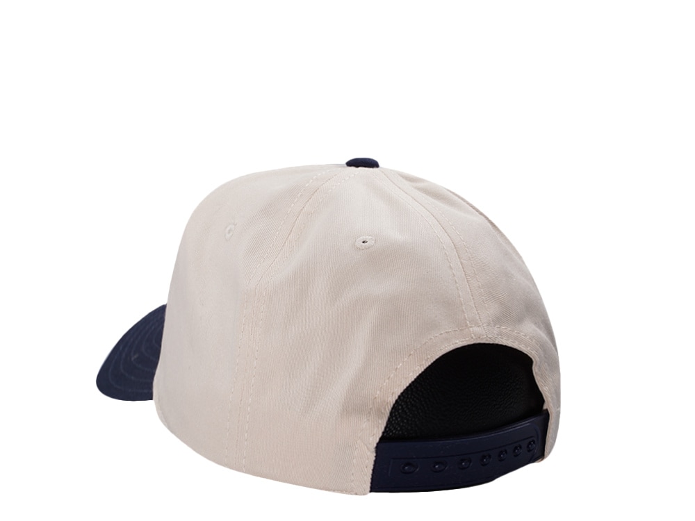 American Needle Roscoe Bear White Two Tone Edition Snapback Gorra