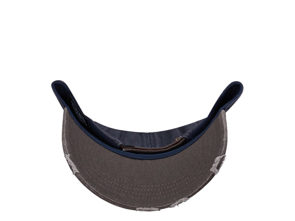 Von Dutch Oval Patch Distressed Vintage Strapback Gorra