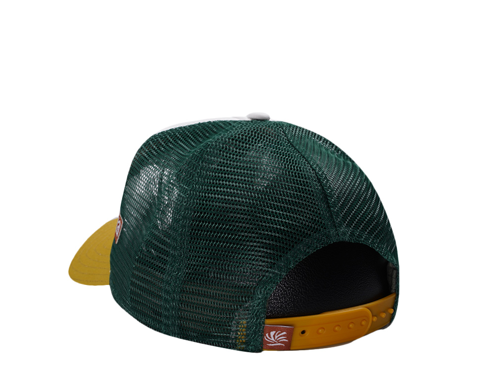 Djinns HFT Filthy Flamingo Surf Gang White Coastal Edition Trucker Snapback Gorra