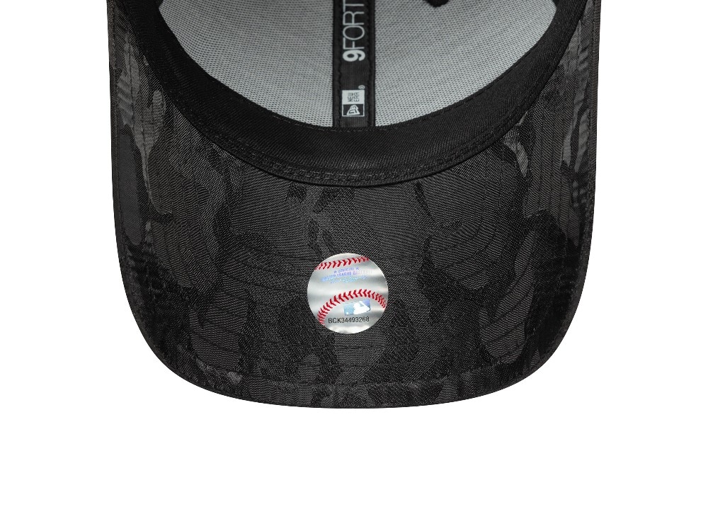New Era New York Yankees Flawless Pin Black Camouflage 9Forty Strapback Gorra