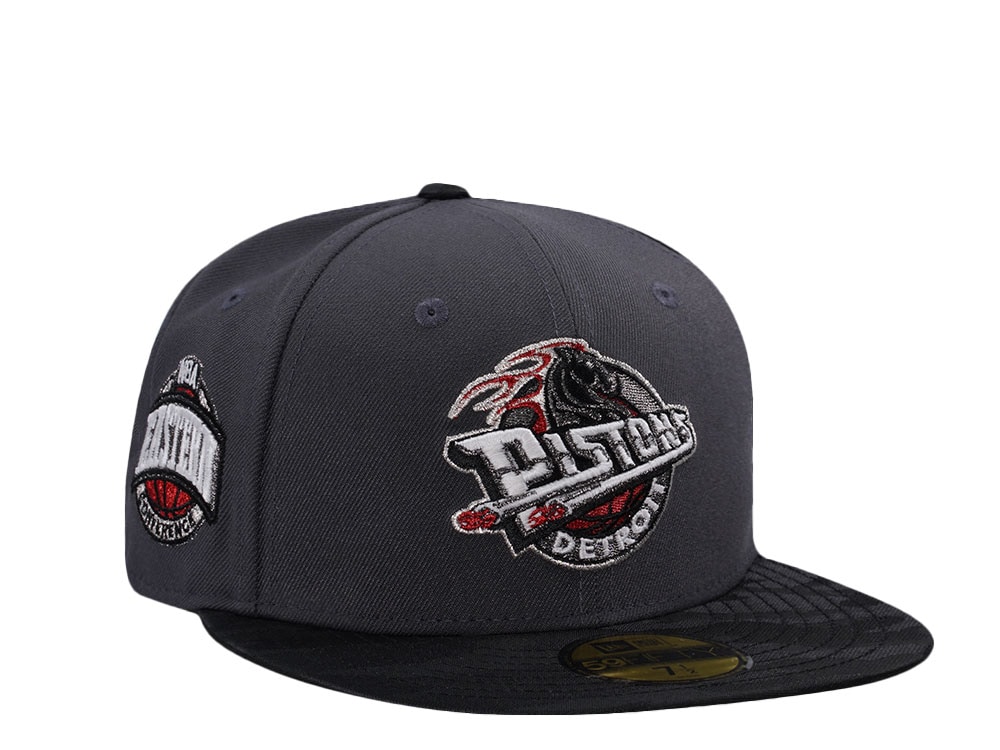 New Era Detroit Pistons NBA Eastern Conference Dark Gray Glow In The Dark Moon Edition 59Fifty Fitted Gorra