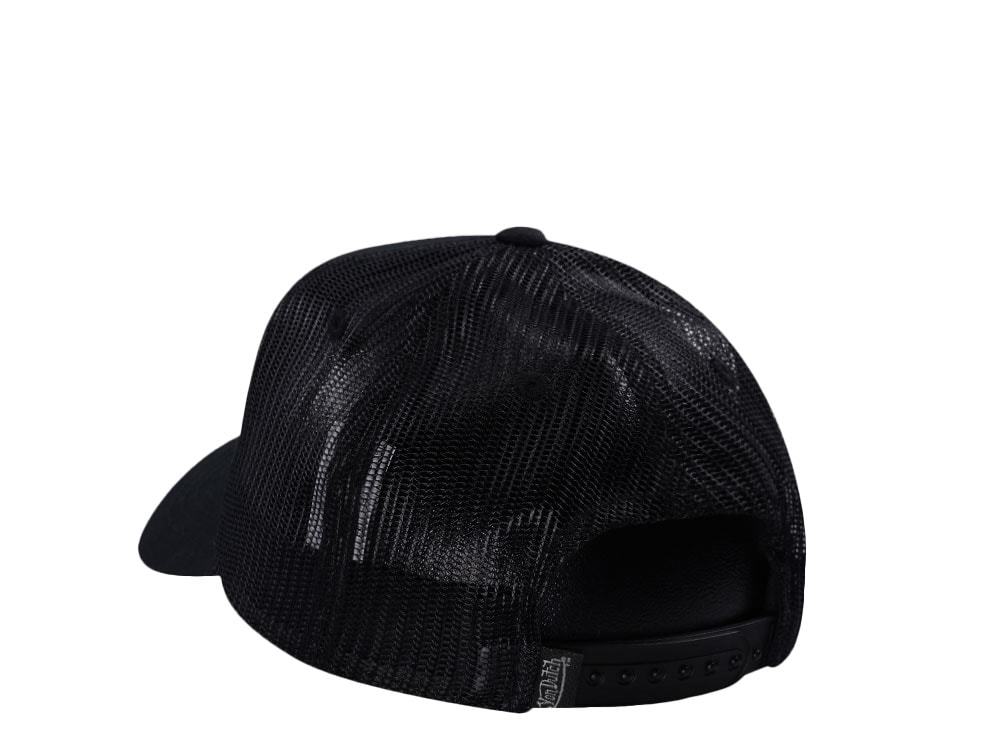 Von Dutch Oval Patch Black on Black Edition Trucker Snapback Gorra