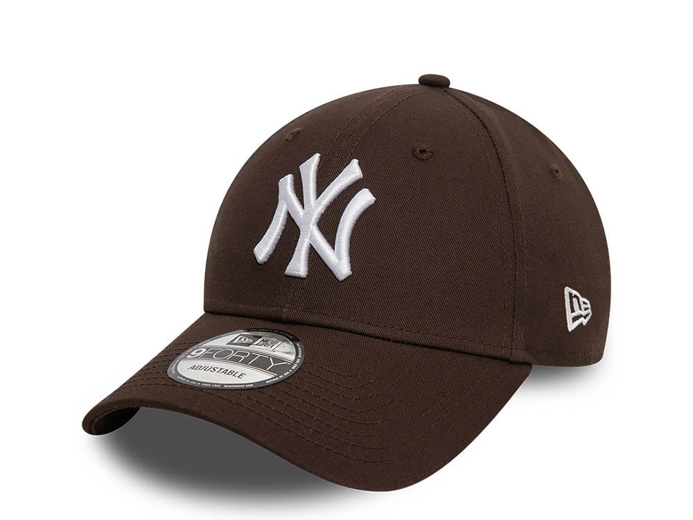New Era New York Yankees League Essential Dark Brown 9Forty Strapback Gorra