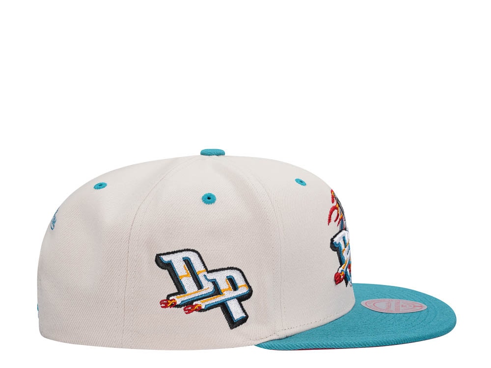 Mitchell & Ness Detroit Pistons Sail Off White Two Tone Snapback Gorra