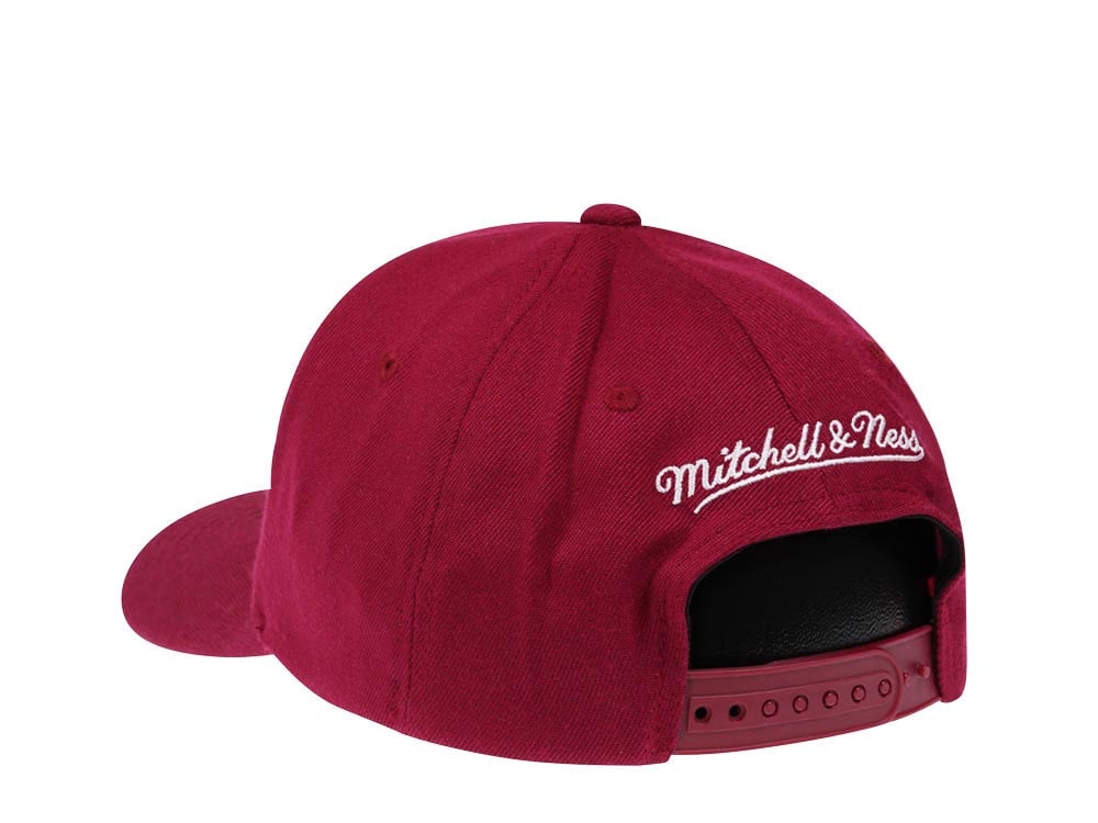Mitchell & Ness Cleveland Cavaliers Team Ground Red Line Solid Flex Snapback Gorra
