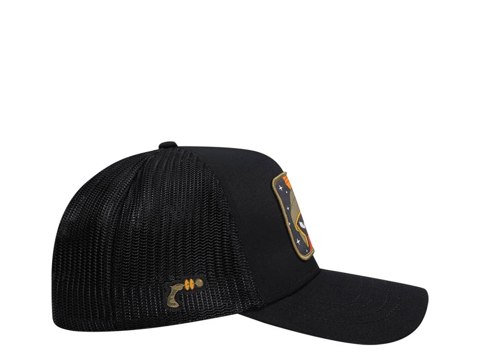 Capslab Looney Tunes Martian Black Trucker Snapback Gorra