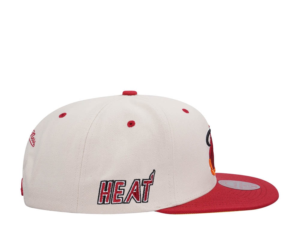Mitchell & Ness Miami Heat Sail Off White Two Tone Snapback Gorra