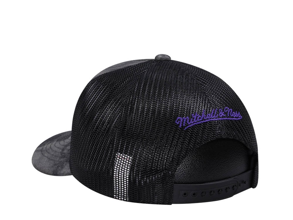 Mitchell & Ness Milwaukee Bucks Burnt Ends Black Trucker Snapback Gorra