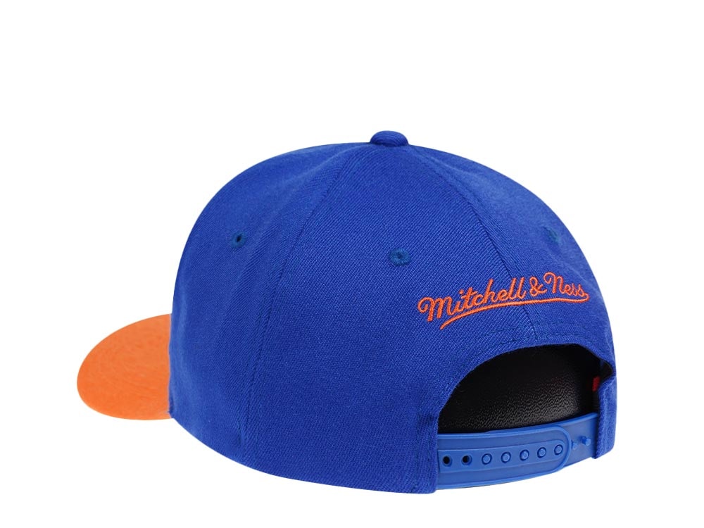 Mitchell & Ness New York Knicks Team Two Tone Red Line Solid Flex Snapback Gorra